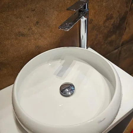 Main 3 * ティラナ