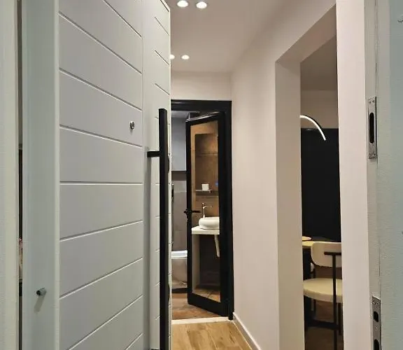 Apartment Main 4 *