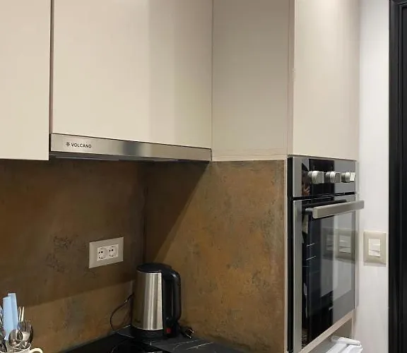 Main 4 * Tirana